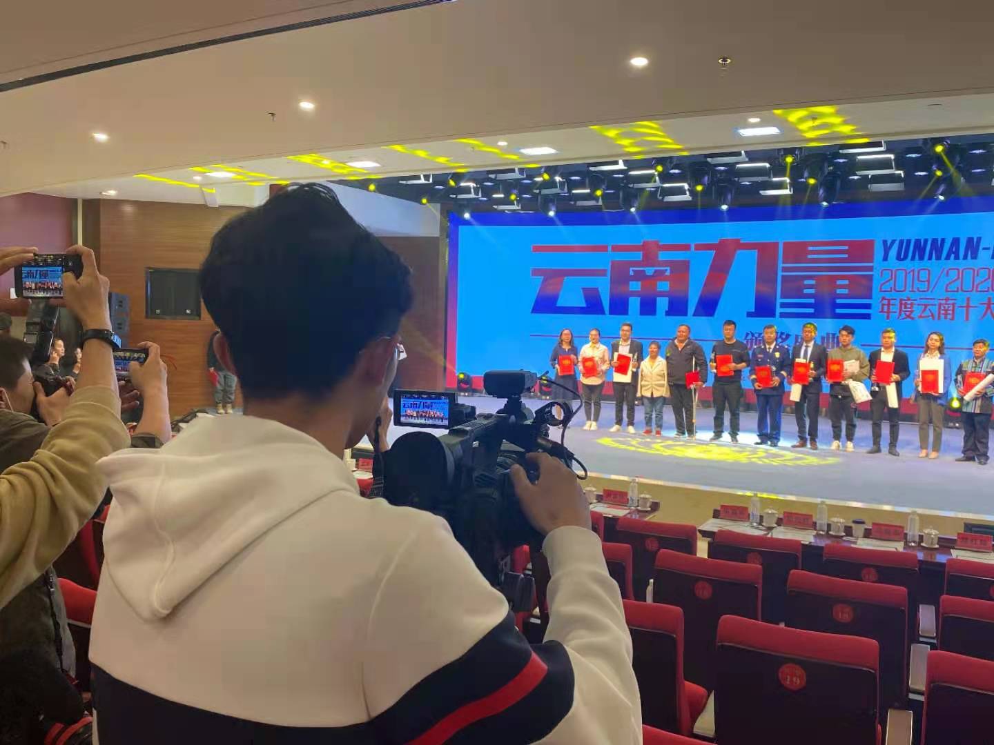 学生在云南日报社实习3
